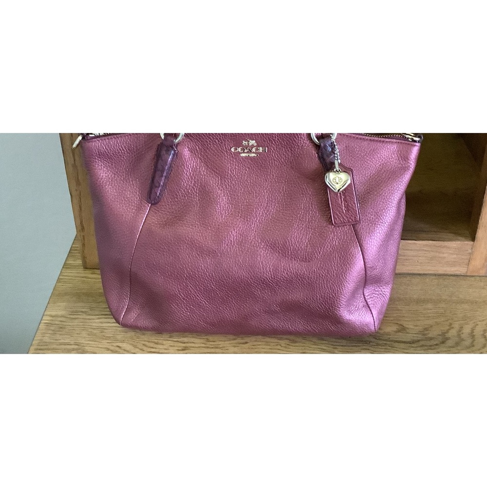 Very good condition authentic Coach purse